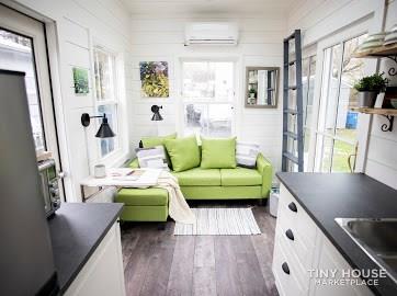 Sweet Tiny Farmhouse w/ Spring Green Couch 15
