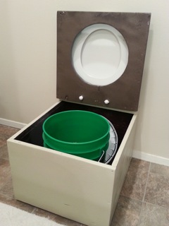nicoles-diy-humanure-composting-toilet-project-04