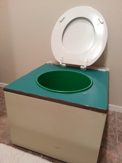 nicoles-diy-humanure-composting-toilet-project-06