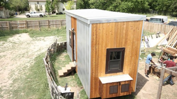 nomadic-cabins-the-texan-tiny-house-001