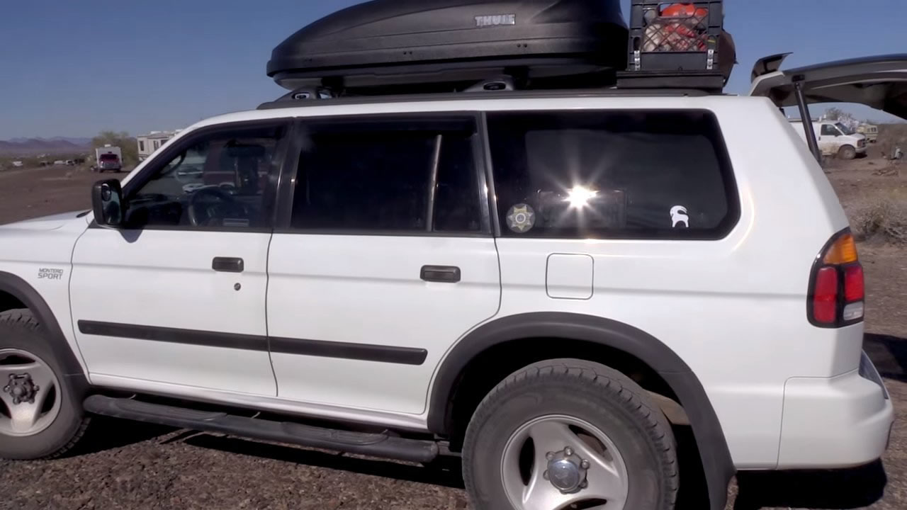 nomadic-woman-living-montero-suv-005