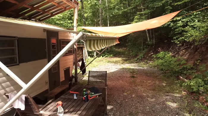 off-grid-camper-trailer-treehouse-006