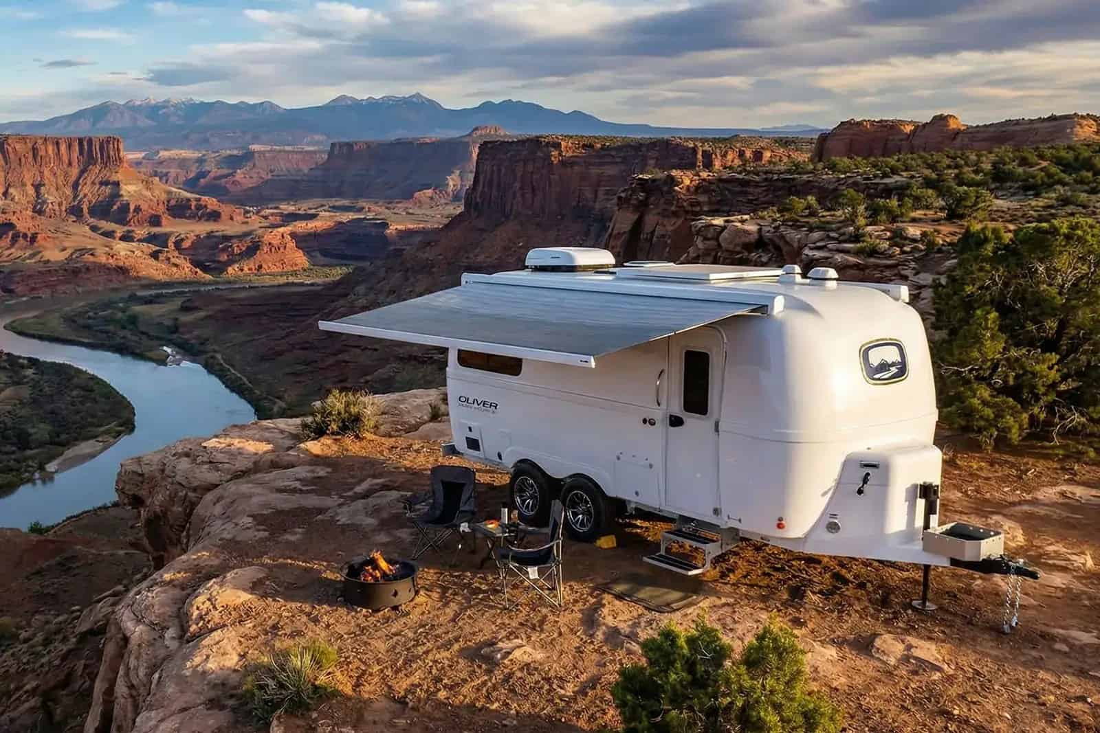 Oliver Legacy Elite II at a canyon overlook above a river