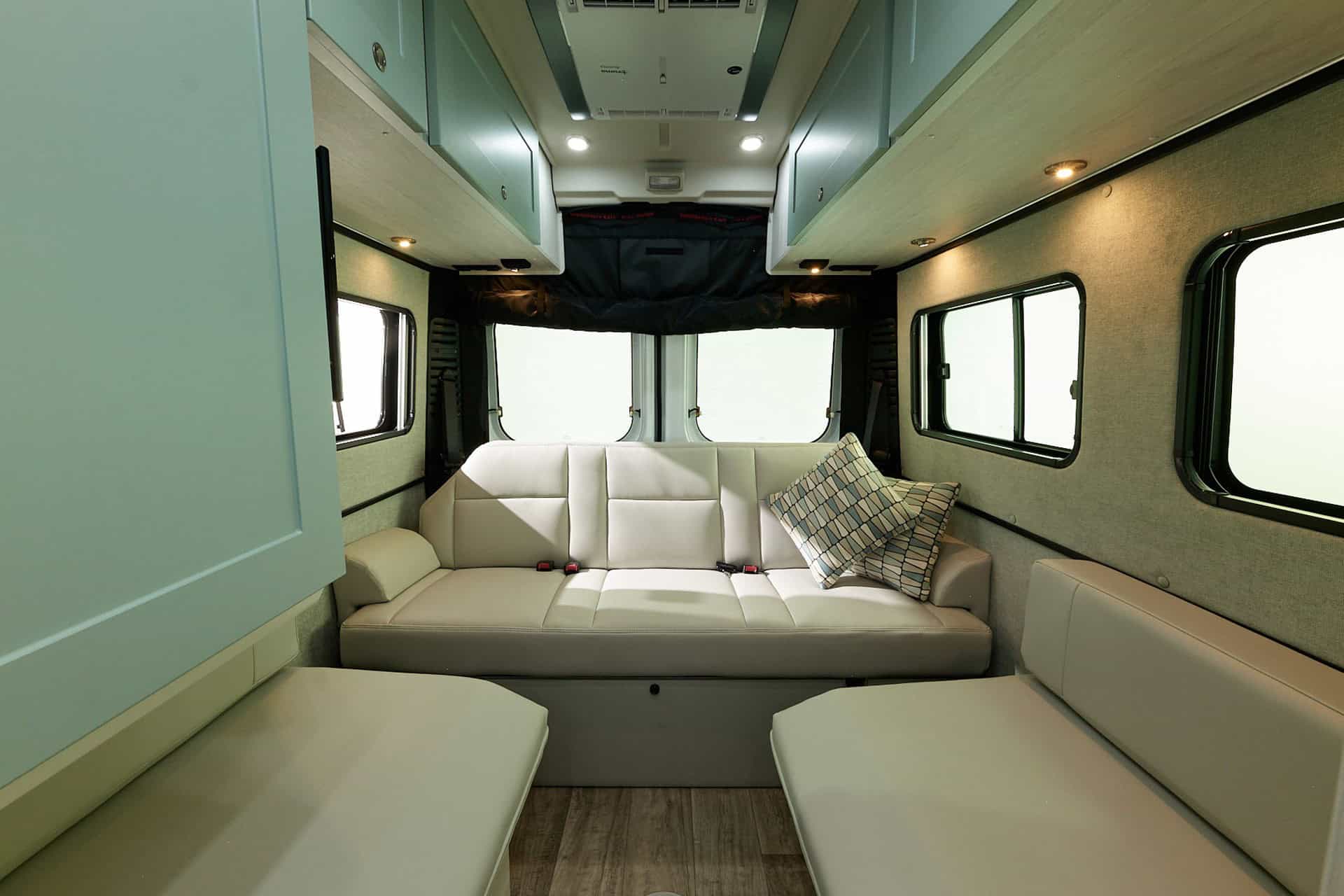 Lounge facing the rear sofa