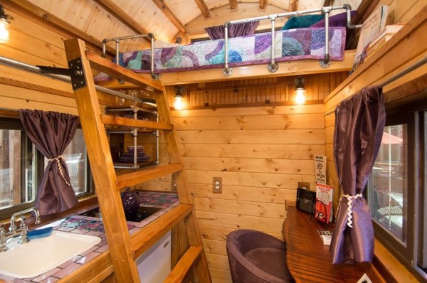 roly-poly-80-sq-ft-tiny-house-vacation-portland-oregon-003