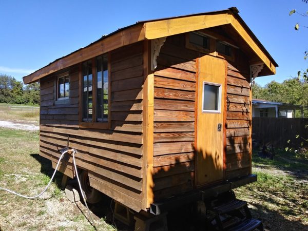 rustic-tiny-home-1-01-1000×750