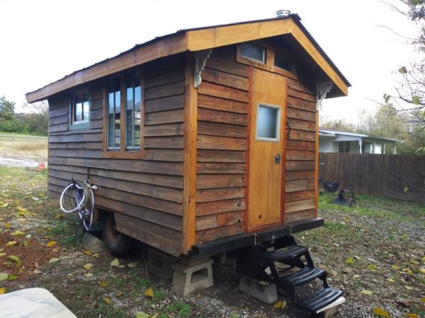 rustic-tiny-home-1-03-1000×750