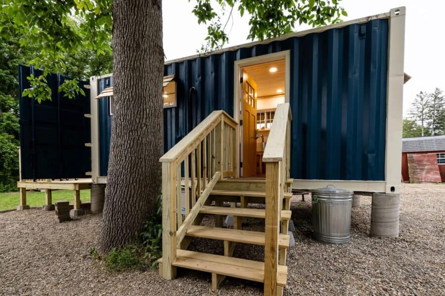 schuyler-container-cabin-exterior