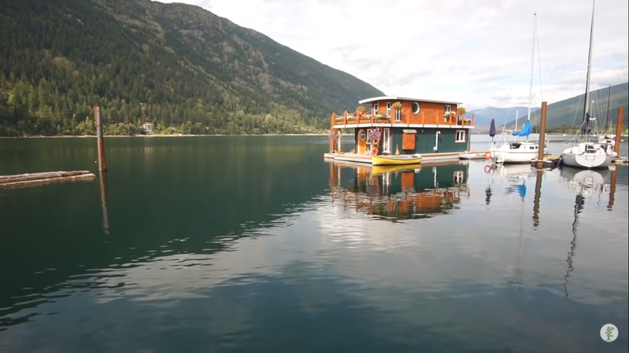 DIY Off-Grid Floating Home in Canada!
