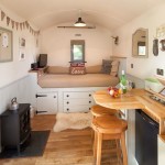 shepherds-hut-retreat-delight-tiny-cabin-002
