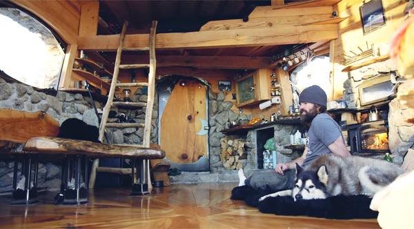 snowboarders-unbelievable-tiny-house-001