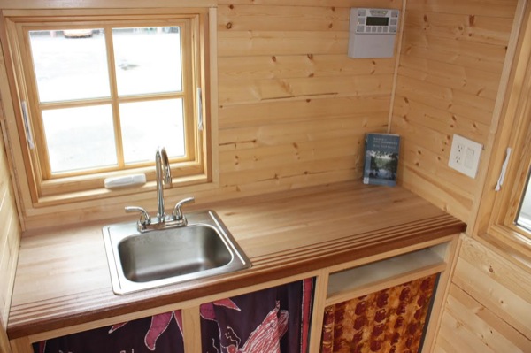 solar-off-grid-tiny-house-for-sale-built-by-high-school-students-003