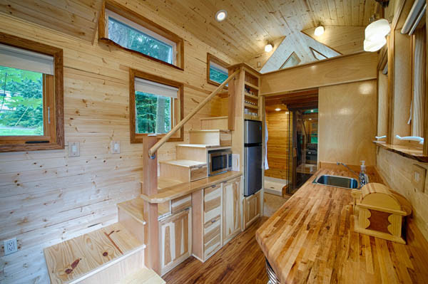 stunning-tiny-house-vacation-with-sauna-hope-cottage-christopher-tack-002
