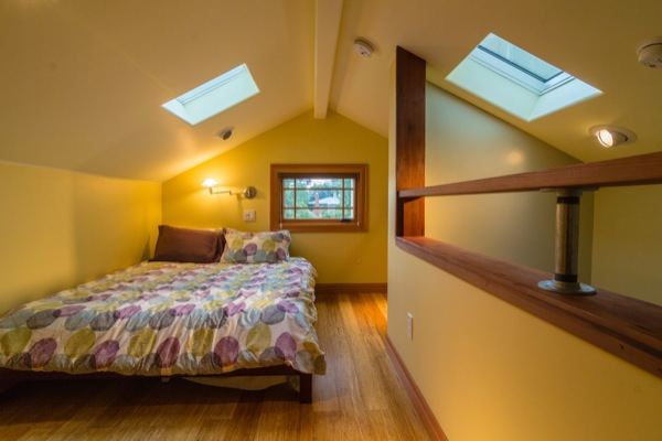 susans-tiny-cottage-studio-loft-005