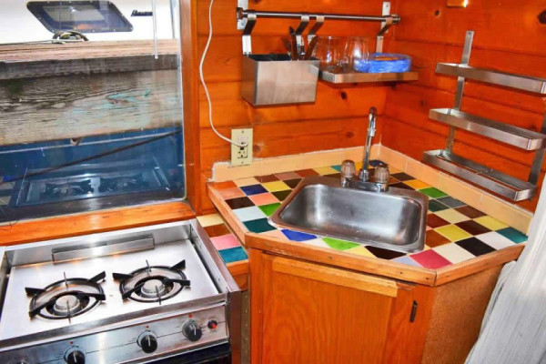 Tao Tiny Houseboat on Lake Union
