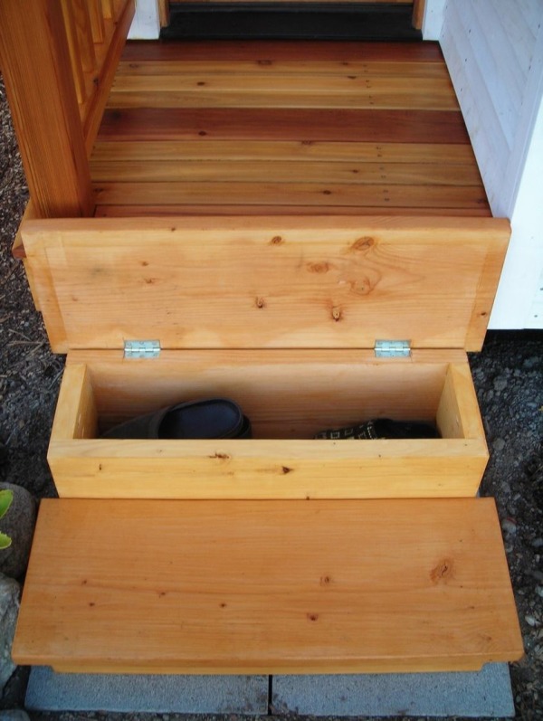 the-small-house-catalog-genius-outdoor-staircase-storage-for-tiny-houses-003