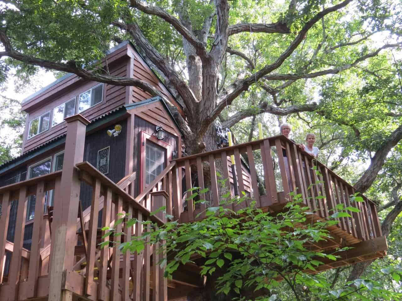 Timber Ridge White Oak Treehouse exterior
