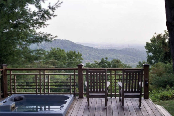 tiny-cottage-breathtaking-views-in-asheville-006