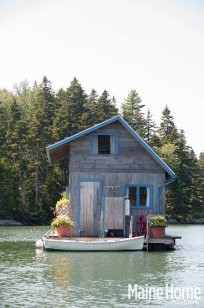 tiny-floating-cottage-in-maine-0001