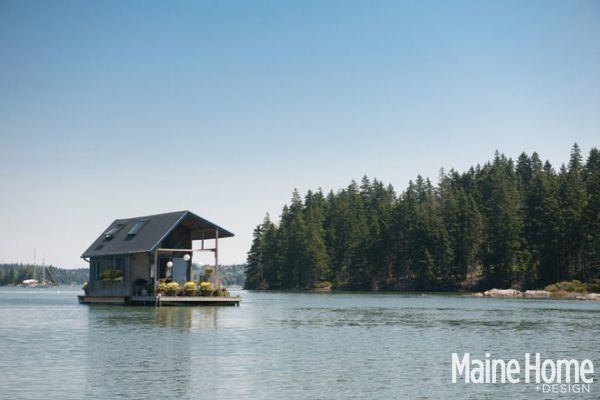 tiny-floating-cottage-in-maine-00012