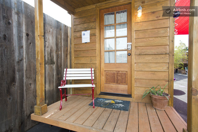 tiny-house-hotel-03