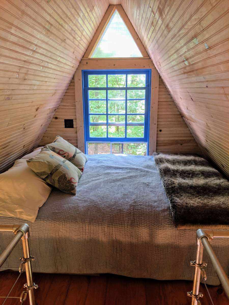 tiny-house-in-happy-valley-tiny-house-glamping-mountains (4)