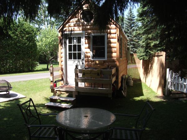 Tiny Log Cabin on wheels - stay a night in it