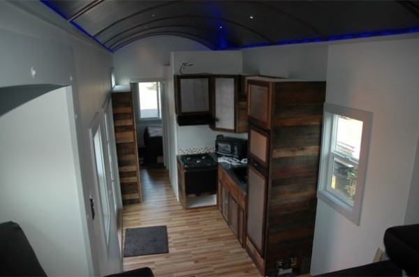 tiny-house-on-wheels-with-slide-outs-006