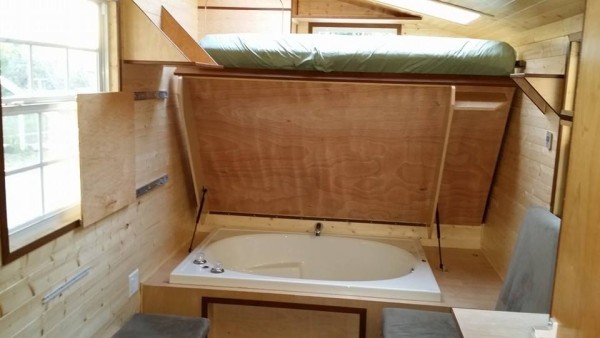 tiny-house-with-bathtub