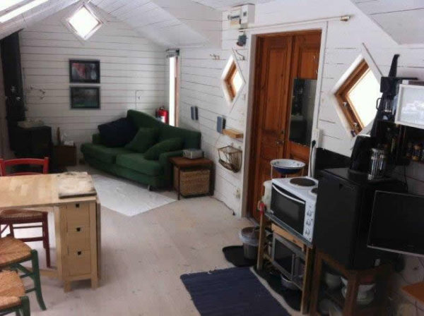 tiny-studio-cabin-sweden-003