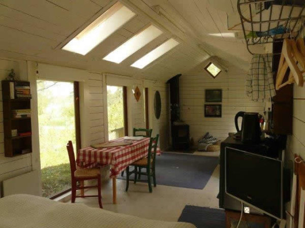 tiny-studio-cabin-sweden-004