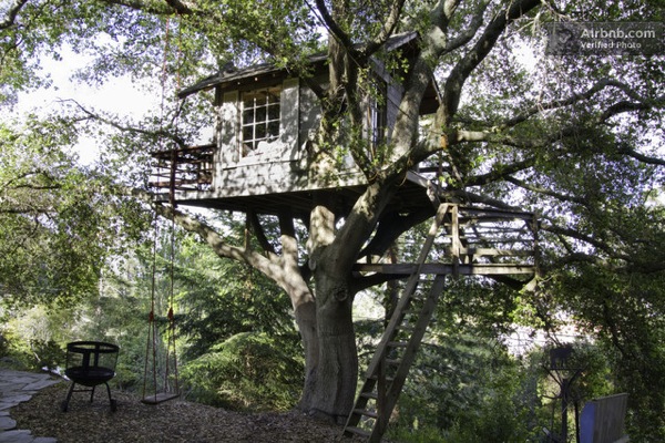 Sweet Tiny Treehouse
