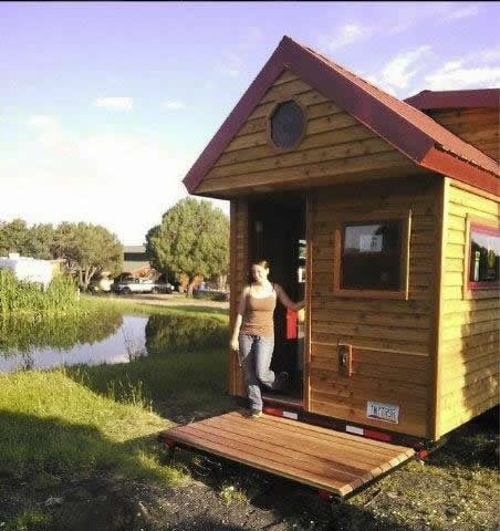 tthe-freedom-tm-tiny-home-wheels-035