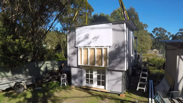 two-story-pop-up-tiny-house-005