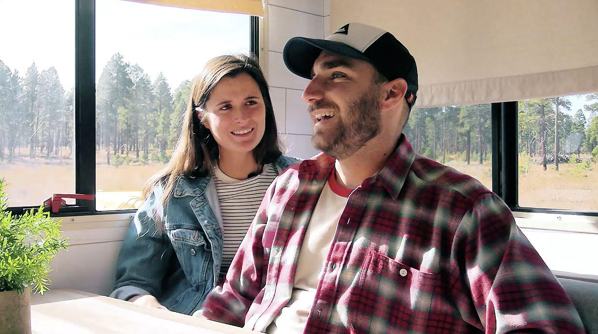 Tyler & Nina in their 18‘ 1993 Fleetwood Jamboree Searcher 3