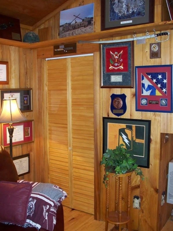 villa-big-retired-army-generals-tiny-cabin-office-get-away-0041