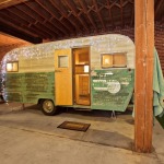 vintage-trailer-in-6000sf-warehouse-loft-in-downtown-la-005