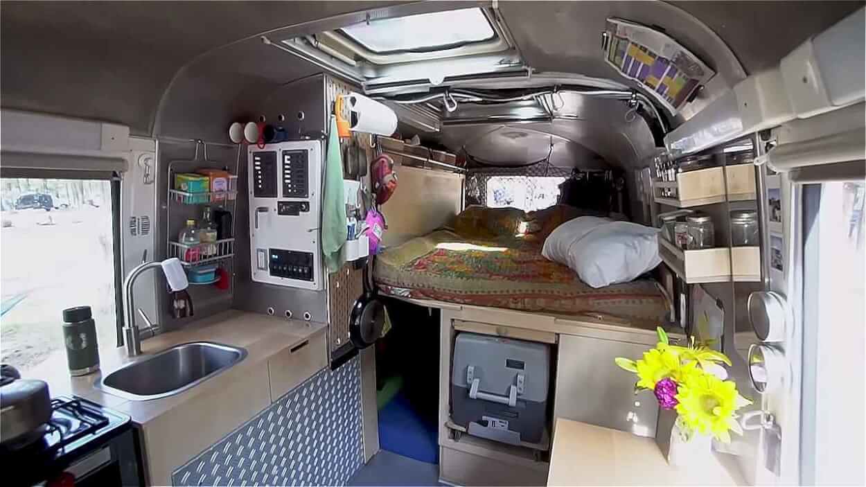 They’re Living And Traveling In A Huge Van With 2 Kids!